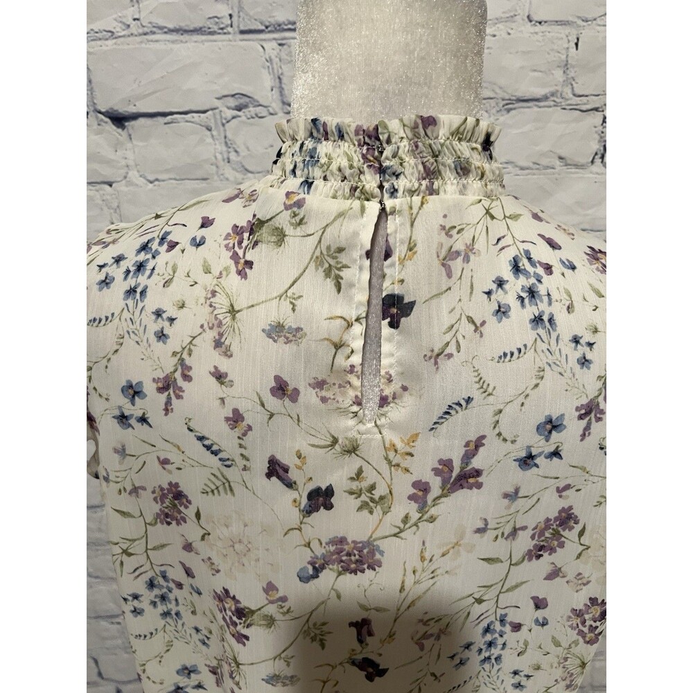Express Women’s Ruffle Floral Print Blouse Short Sleeve Size Medium - Picture 4 of 6